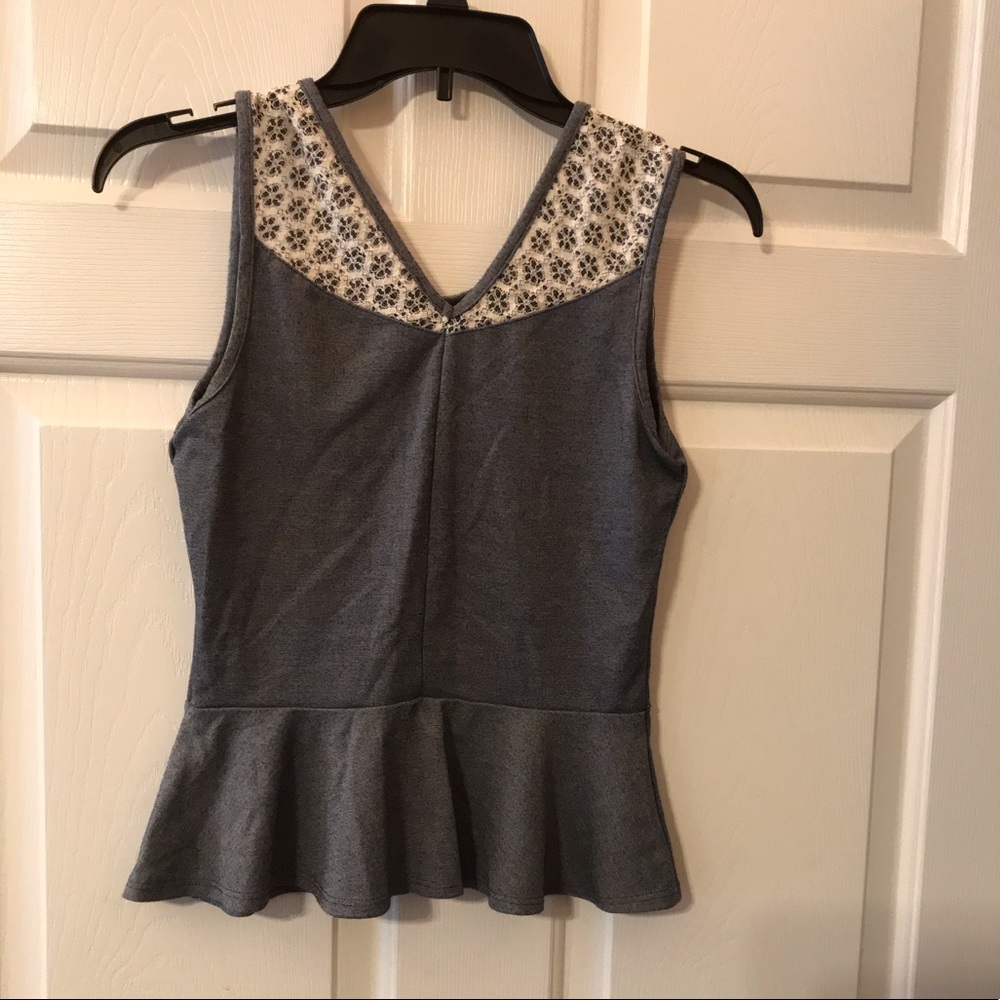 Paper Crane Chambray Lace Peplum Sleeveless Top - Picture 4 of 6